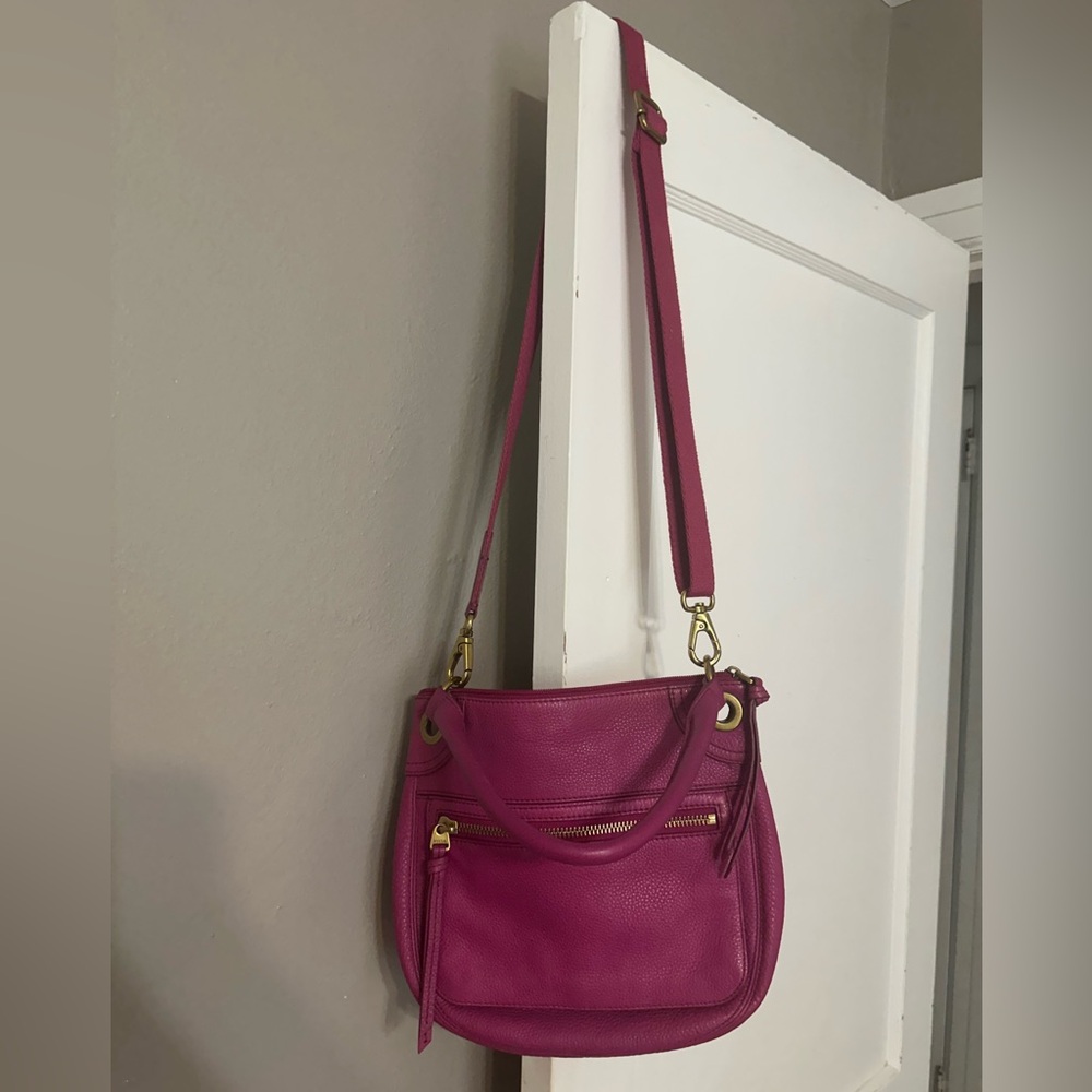 Fossil Crossbody with removable strap!